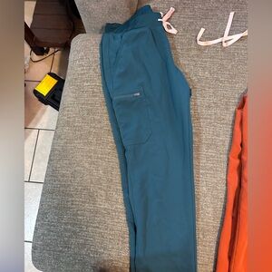 Goal skinny scrub pants